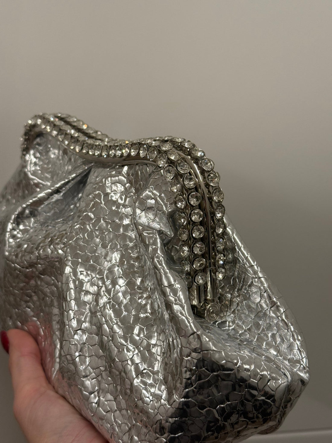 Pochette craquelee argentee - Léone