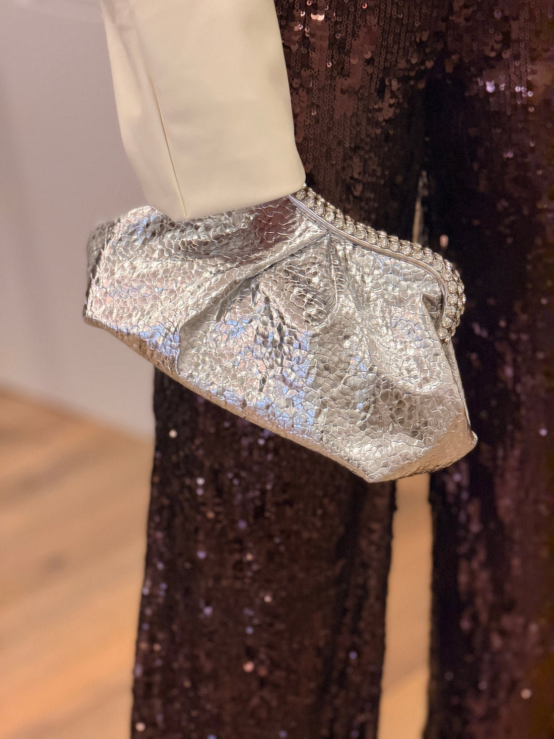 Pochette craquelee argentee - Léone