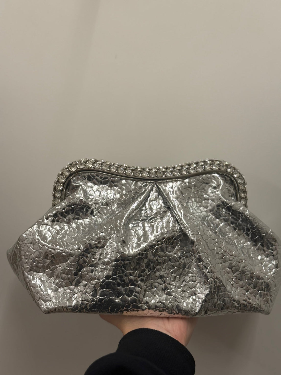 Pochette craquelee argentee - Léone