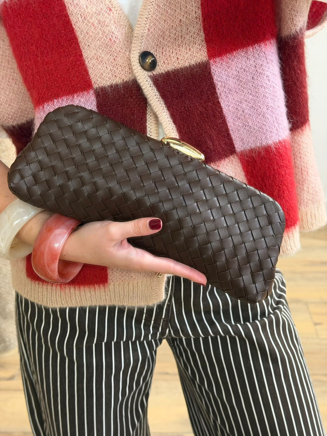 Pochette plate tressée choco - Léone