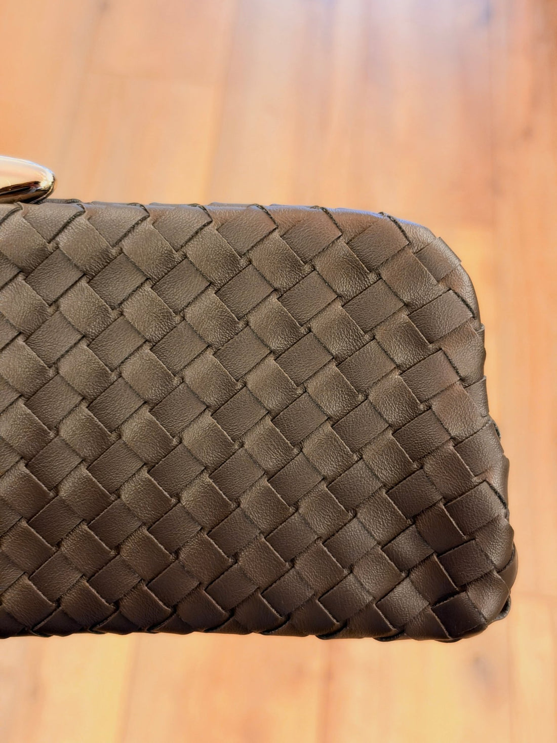 Pochette plate tressée gris - Léone