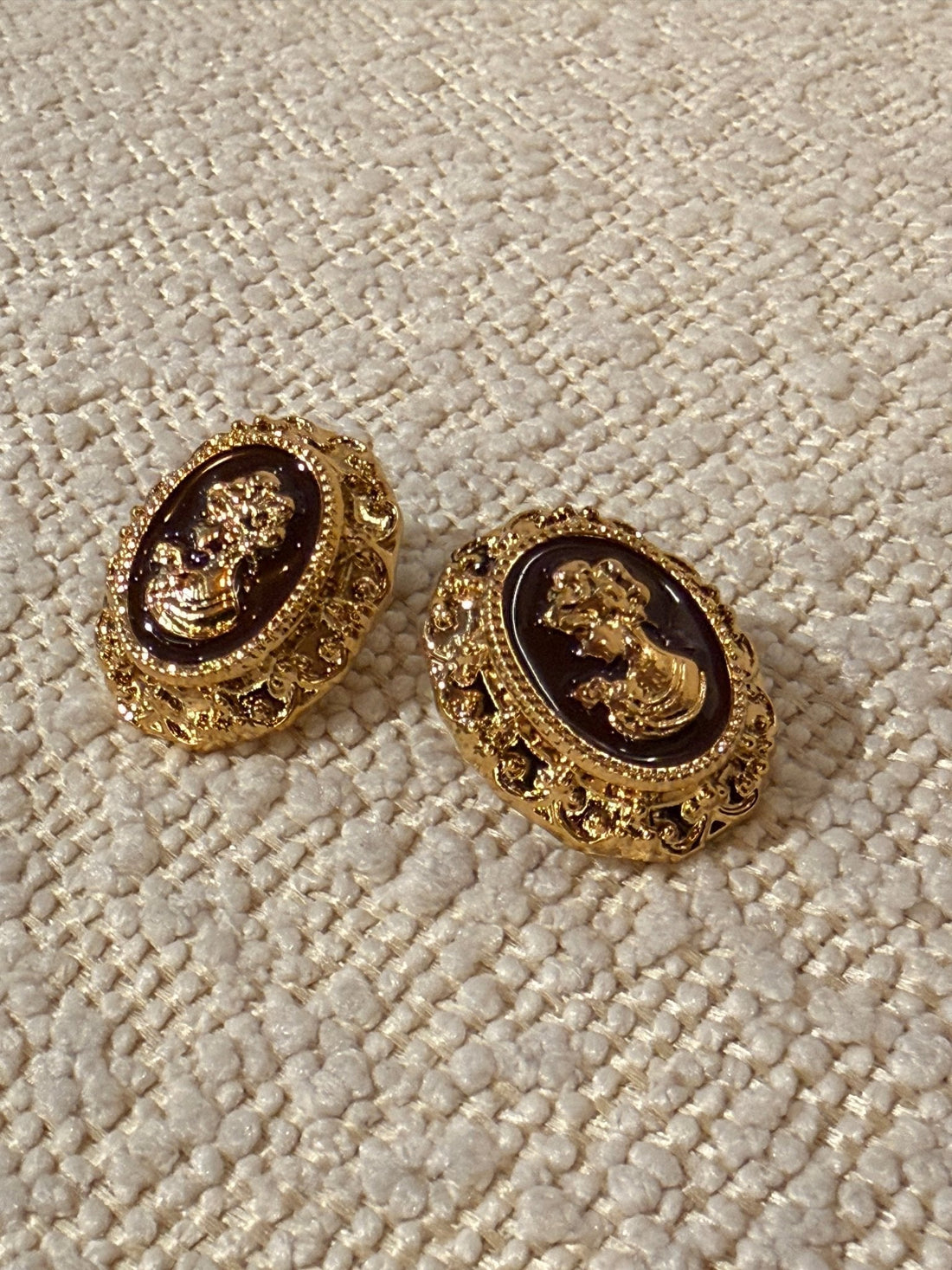 Puces d'oreilles baroques - Léone