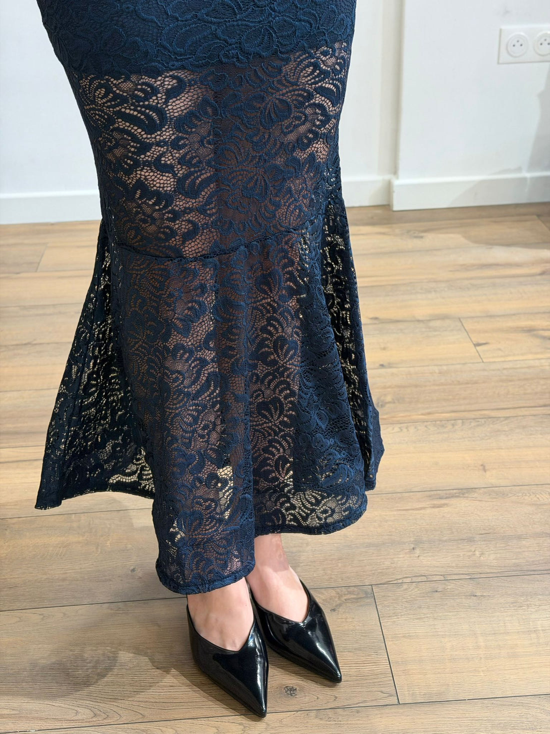 Robe longue en dentelle marine - Léone