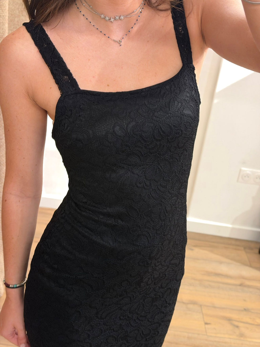 Robe longue en dentelle noire - Léone