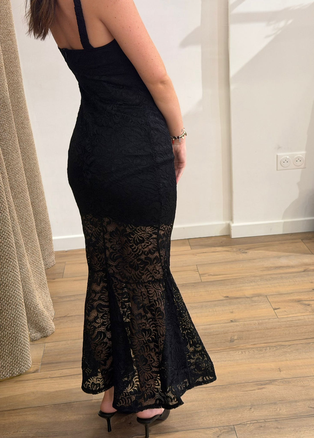 Robe longue en dentelle noire - Léone