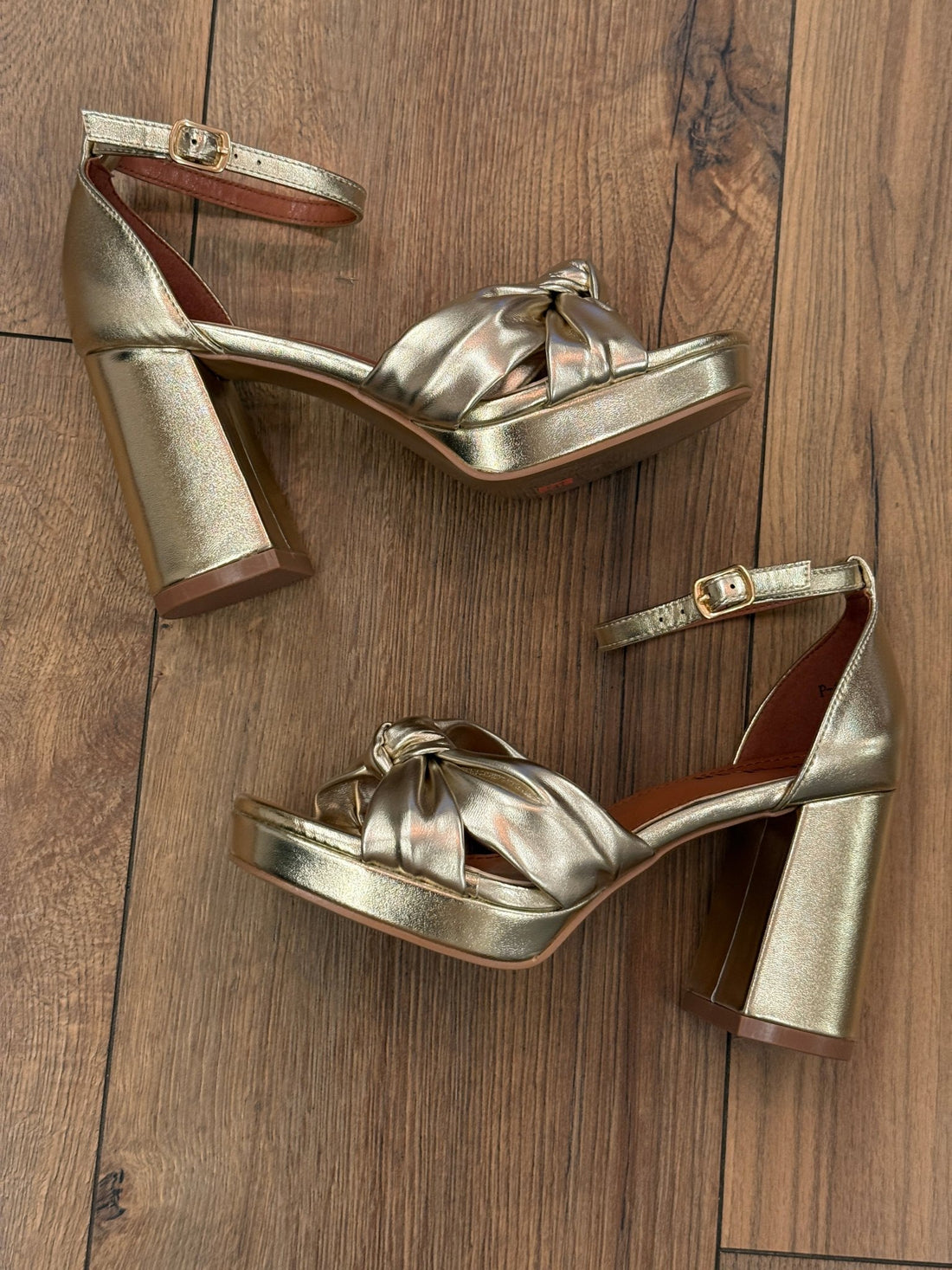 Sandales à talons dorées - Léone