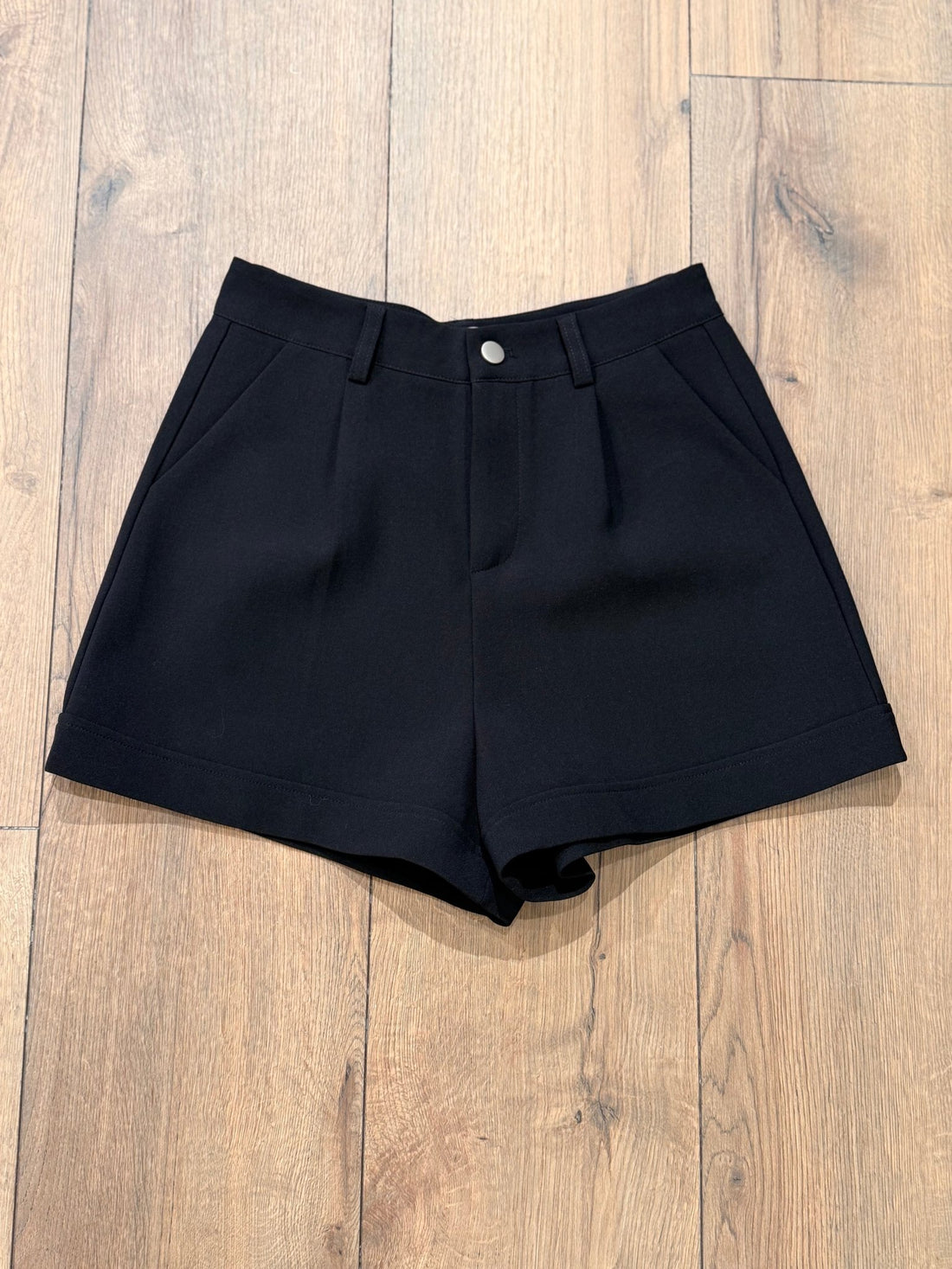 Short Beany noir - Léone