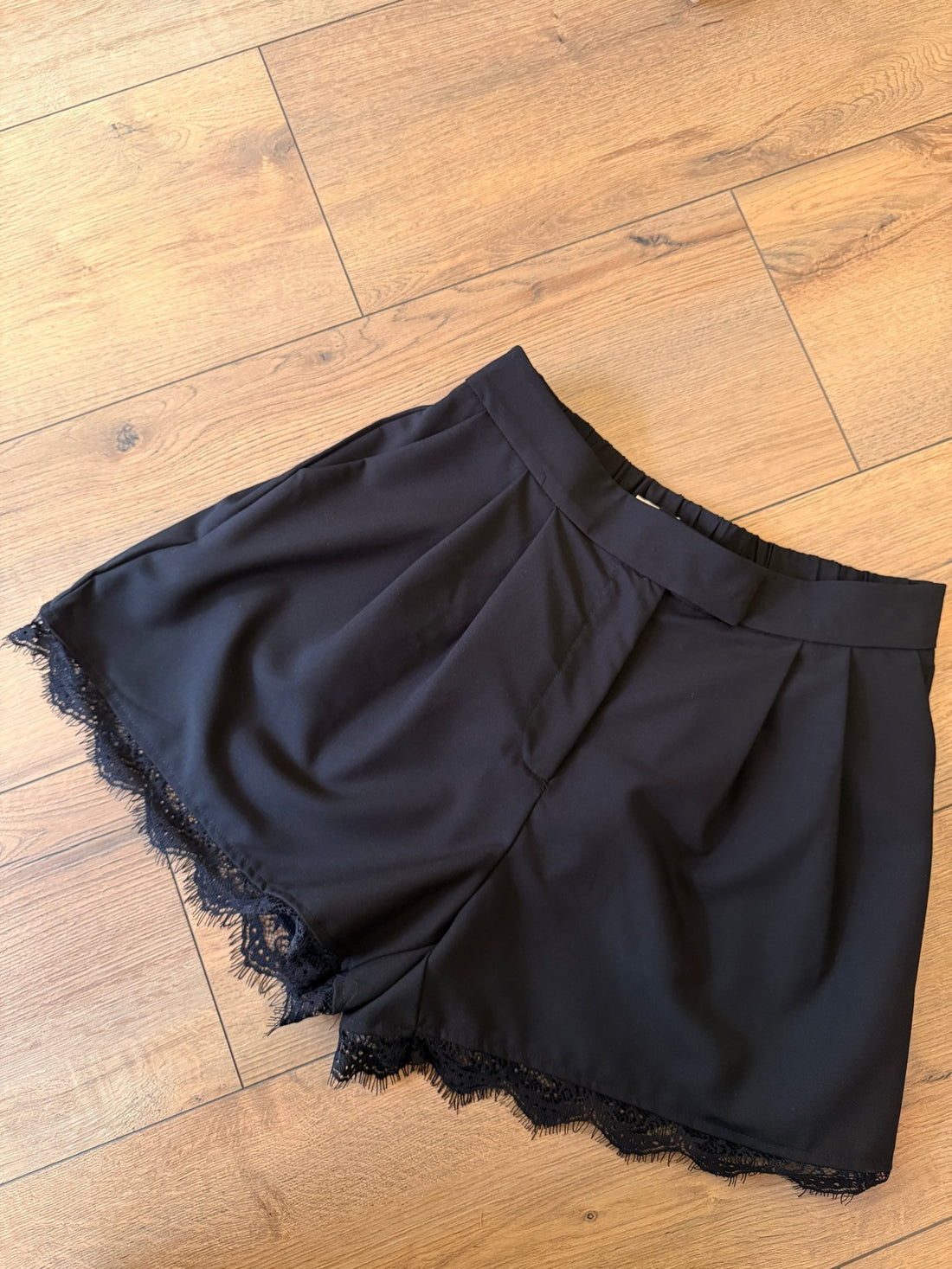 Short dentelle Dana noir - Léone