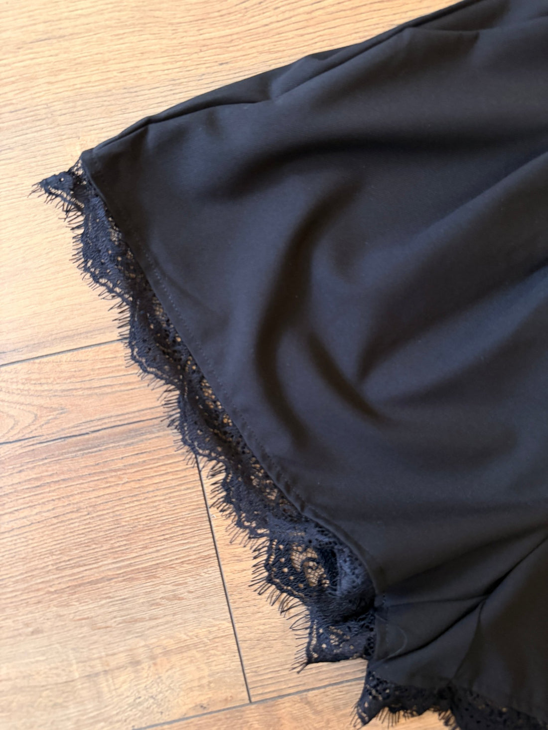 Short dentelle Dana noir - Léone