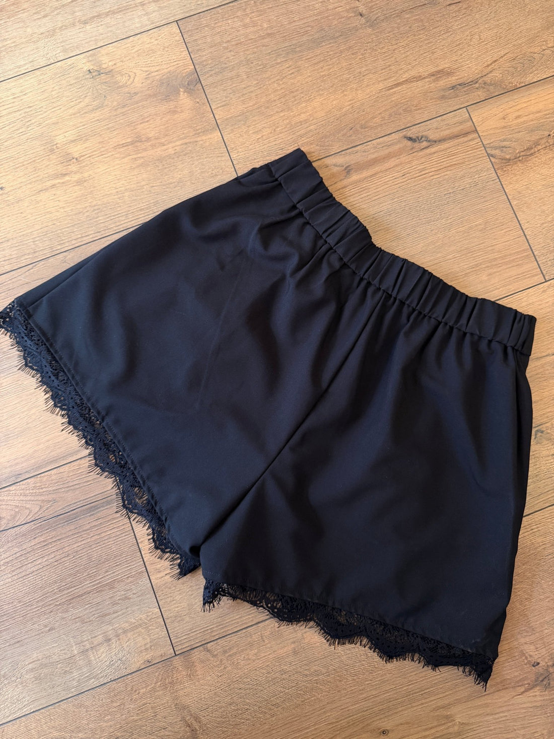 Short dentelle Dana noir - Léone
