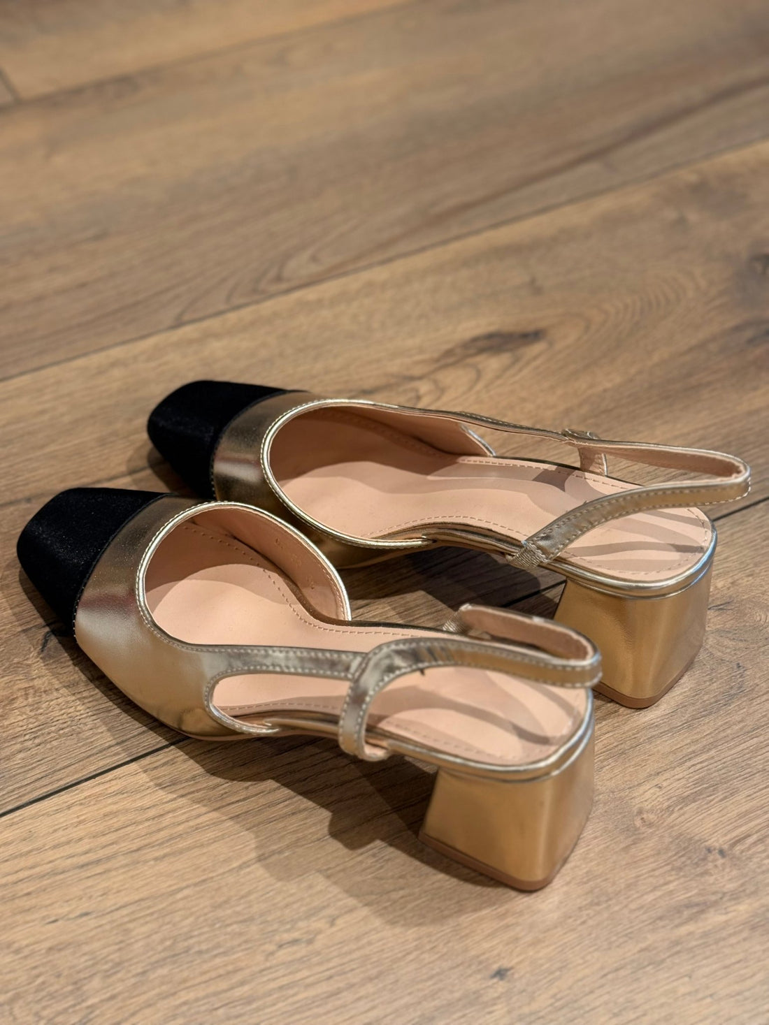 Slingback à talon or et noir - Léone