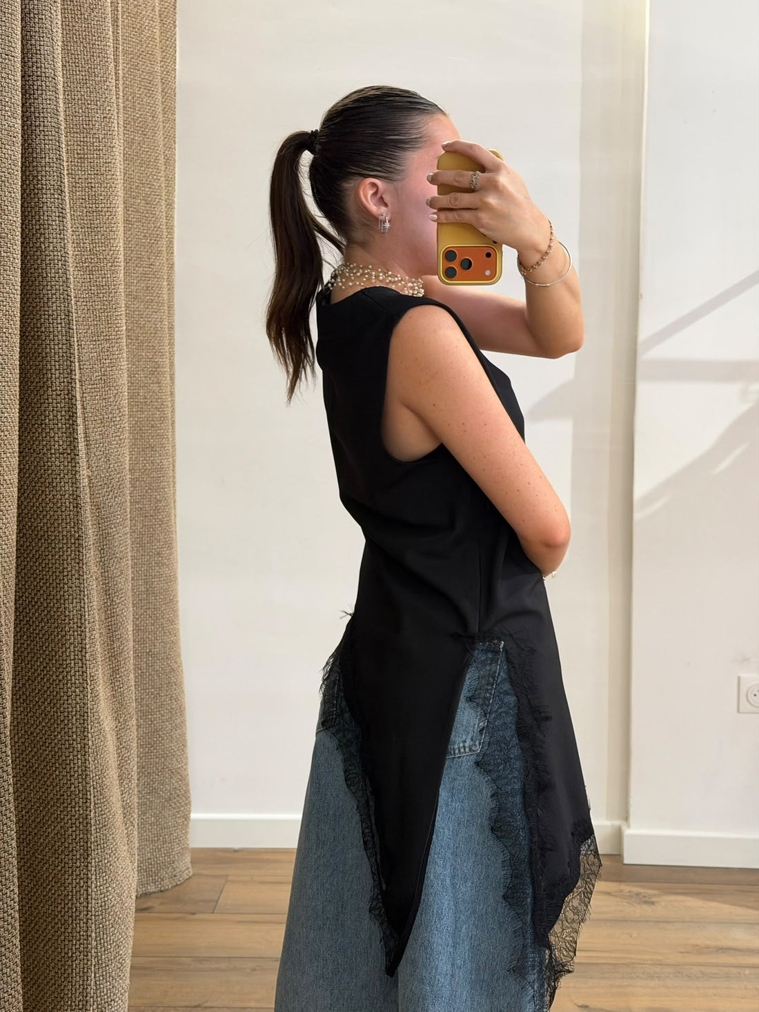 Top asymétrique dentelle noir - Léone