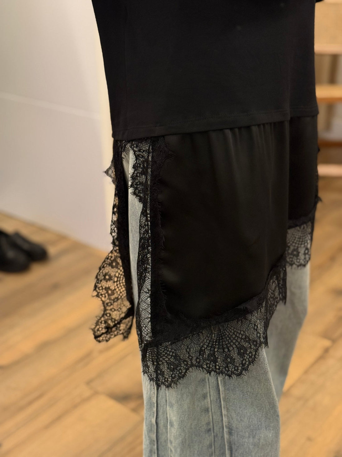 Tshirt asymetrique mila noir - Léone