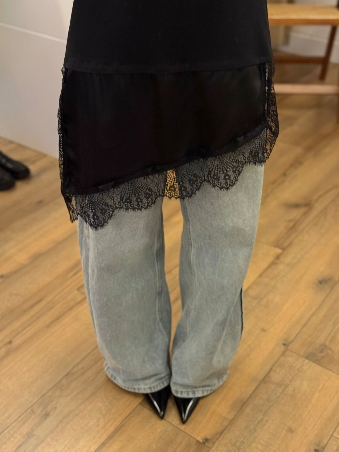 Tshirt asymetrique mila noir - Léone