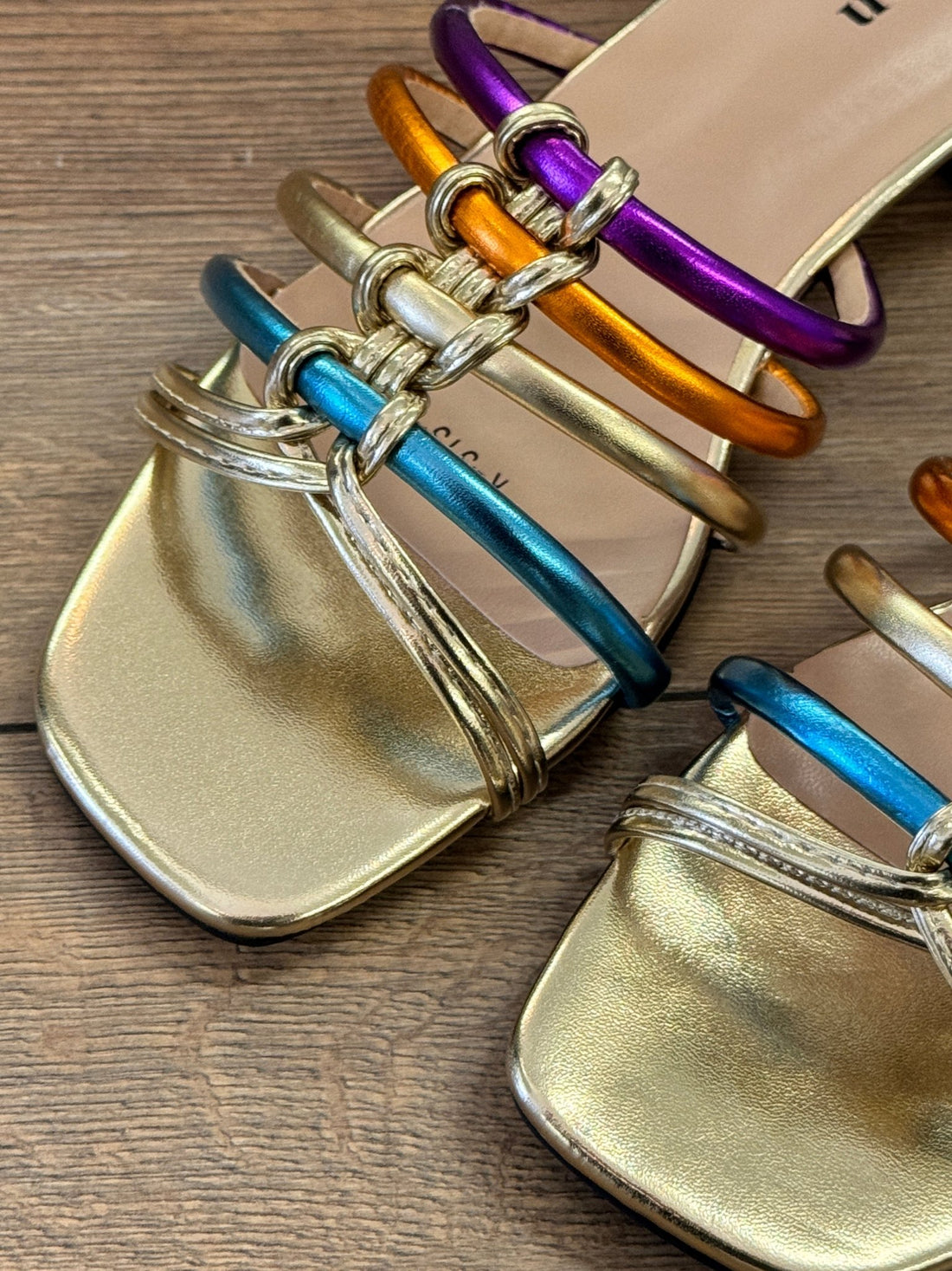 Sandales dorées multicolores - Léone